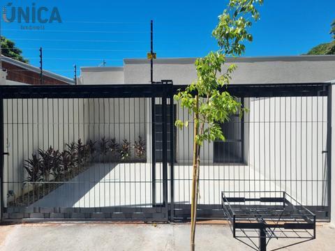 Casa à venda em Paranavaí, Centro, com 3 quartos, com 85 m²