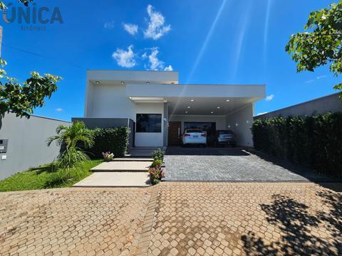 Casa à venda em Paranavaí, Jardim Iguaçu, com 3 quartos, com 200 m², Condomínio Parthenon
