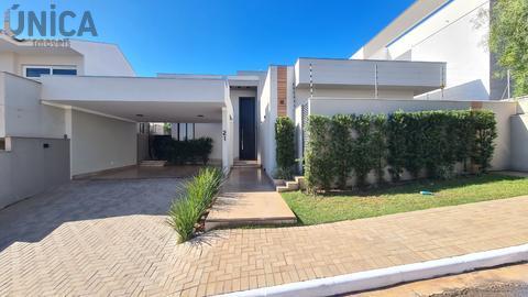 Casa à venda em Paranavaí, Centro, com 3 suítes, com 245 m², Green Park