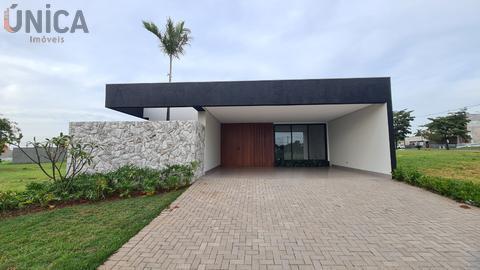 Casa à venda em Paranavaí, Jardim São Jorge, com 3 suítes, com 220 m²