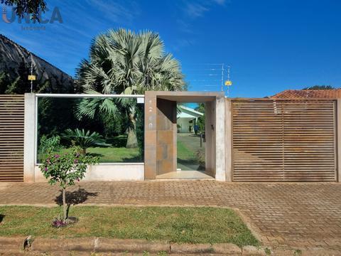 Casa à venda em Paranavaí, Centro, com 3 quartos, com 250 m²