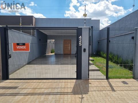 Casa à venda em Paranavaí, Jardim Santos Dumont, com 3 quartos, com 150 m²